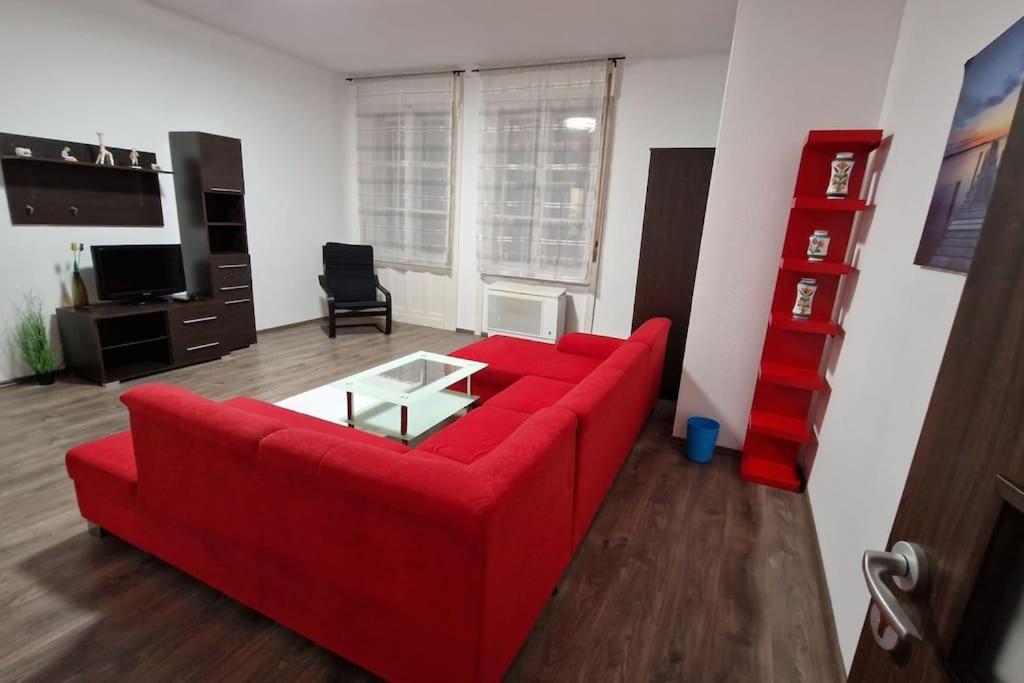 Perfect Located Flat With Gametable Apartment
