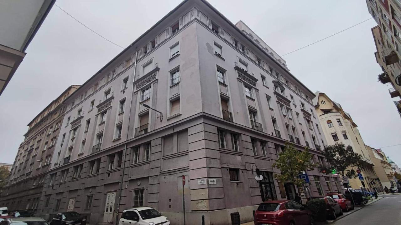 Perfect Located Flat With Gametable Apartment