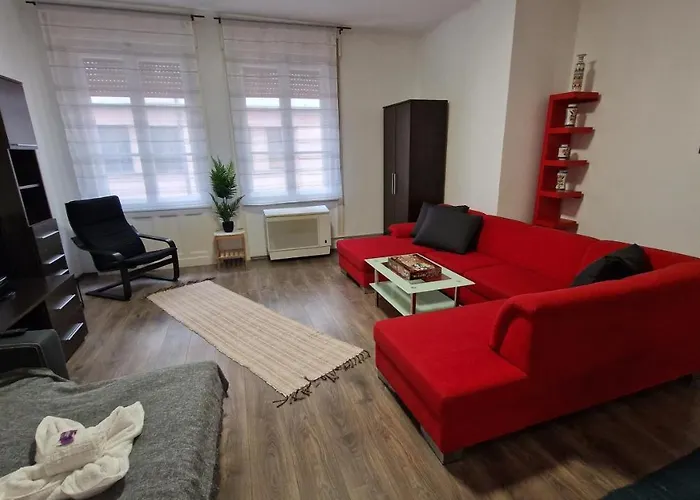 Perfect Located Flat With Gametable