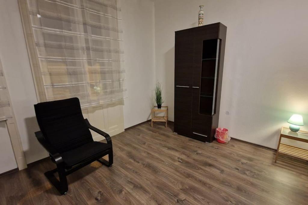 Perfect Located Flat With Gametable Apartment