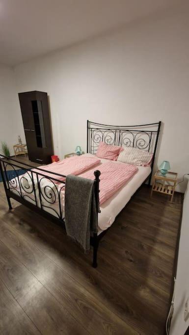 Perfect Located Flat With Gametable Apartment