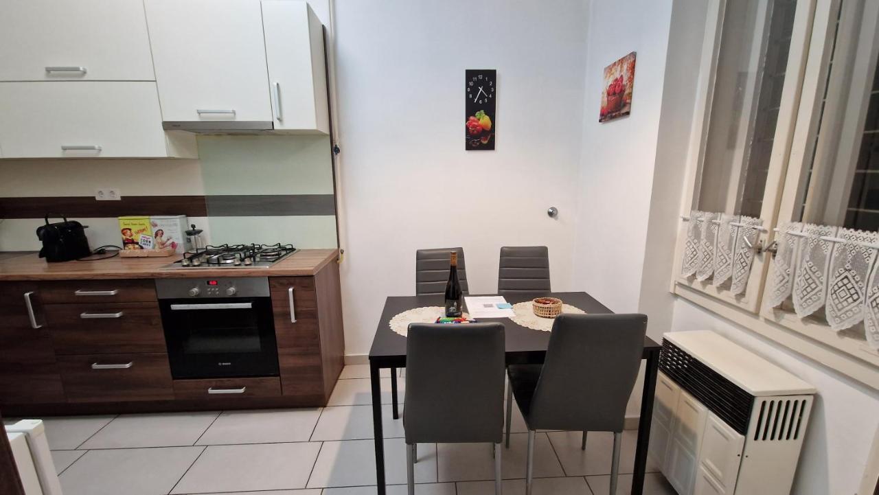 Perfect Located Flat With Gametable Apartment *